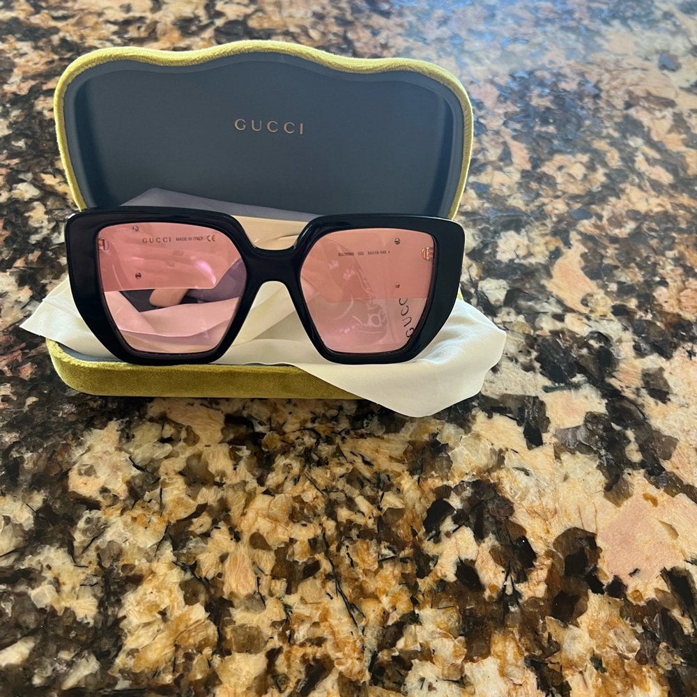 Gucci sunglasses worn just twice